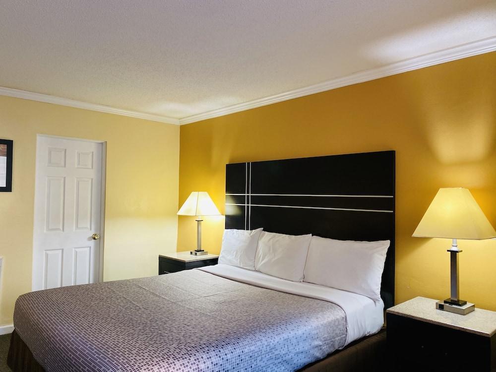 Econo Lodge Beach And Boardwalk Atlantic City Exterior photo