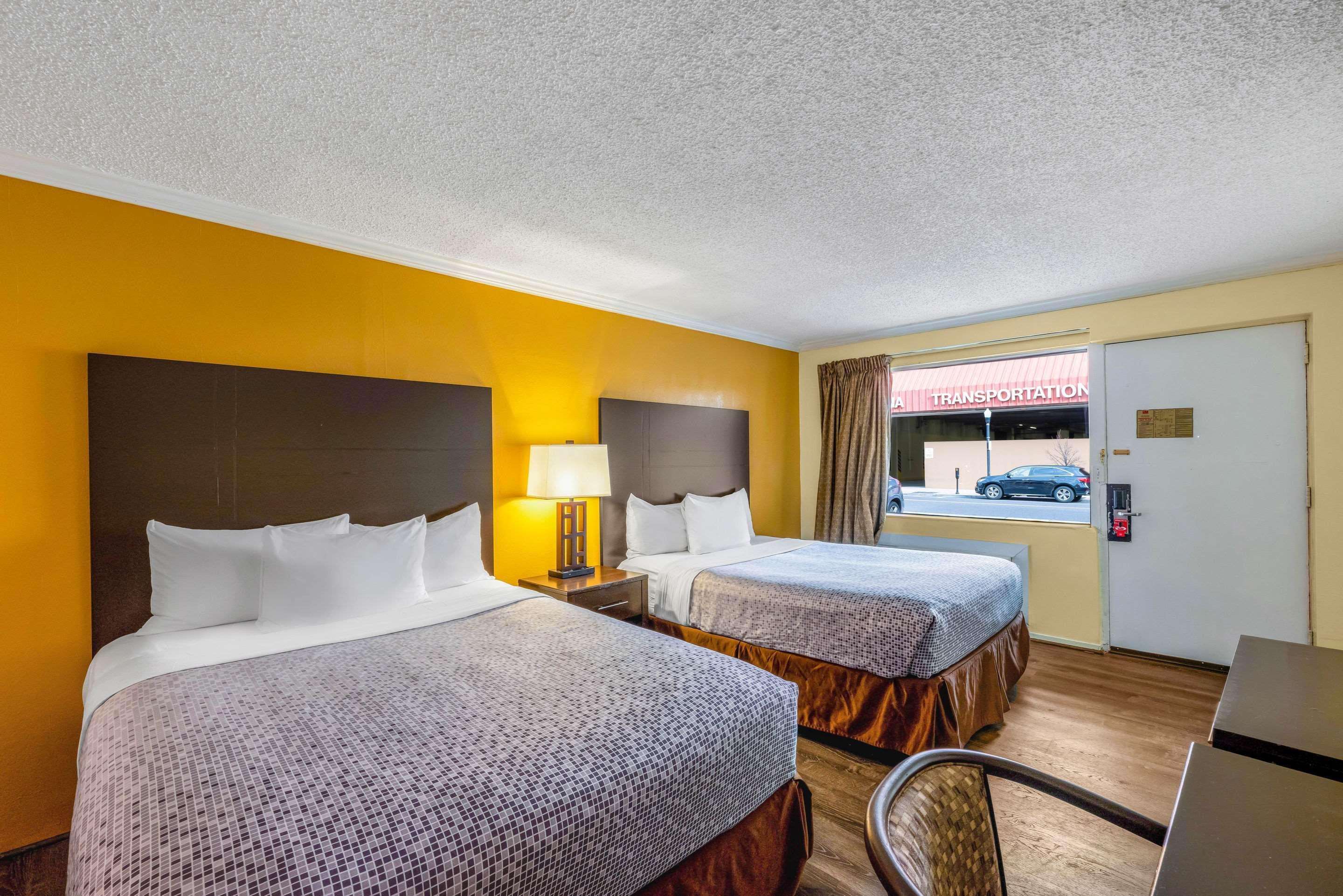Econo Lodge Beach And Boardwalk Atlantic City Exterior photo