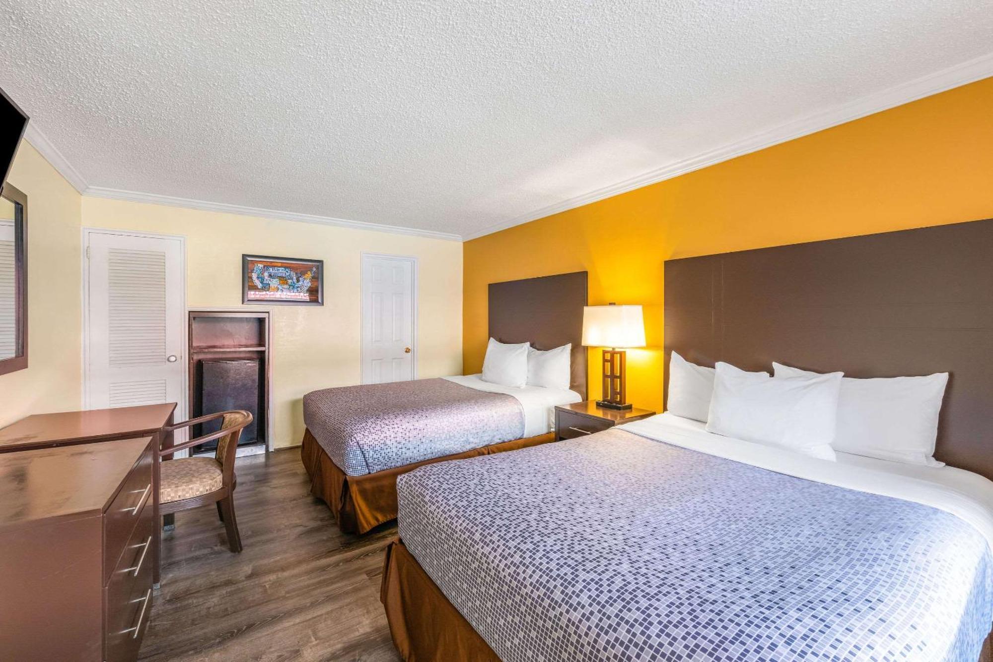 Econo Lodge Beach And Boardwalk Atlantic City Exterior photo